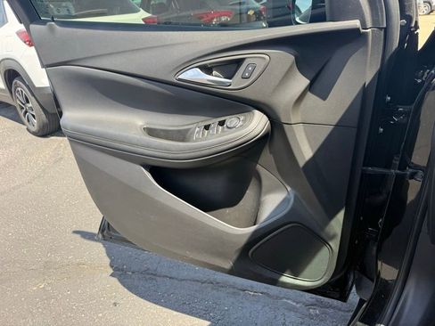 Used 2022 Buick Encore GX Preferred w/ Cold Weather Comfort Package AWD/4WD image 48