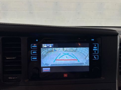 Used 2017 Toyota Sienna Limited FWD image 45