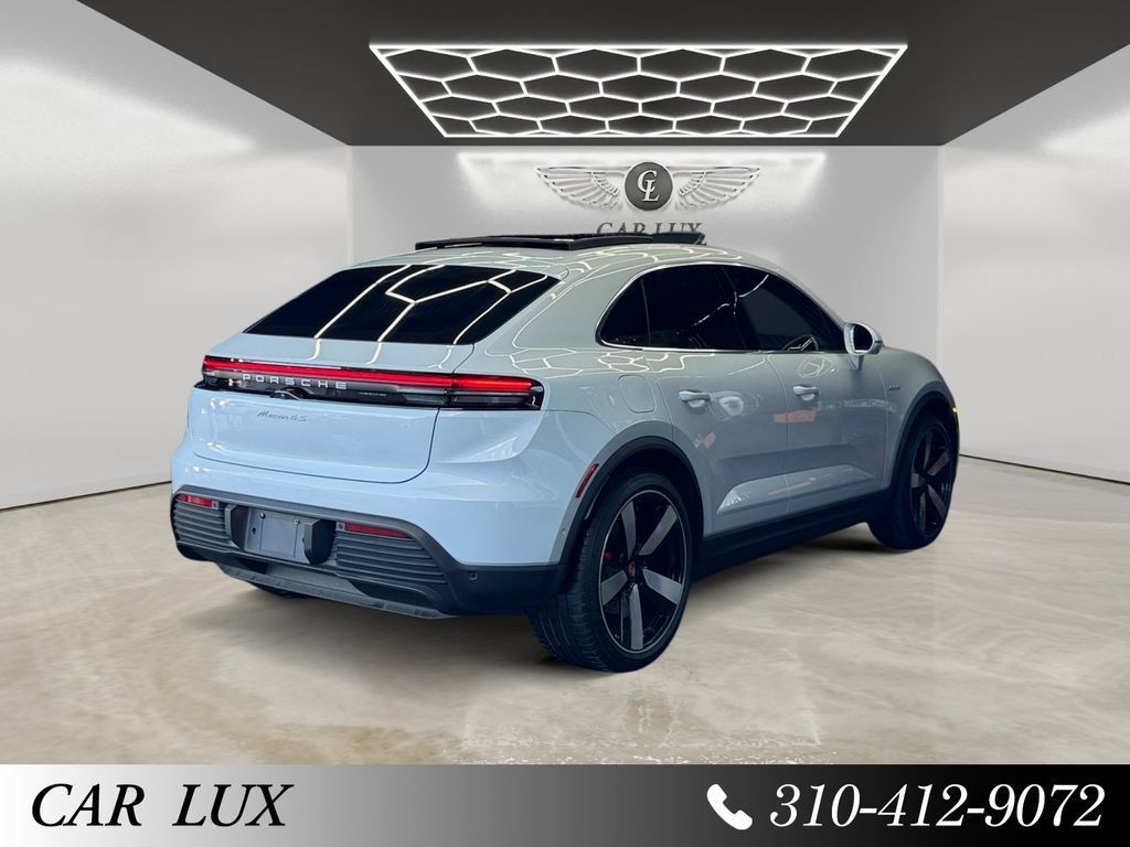 Used 2026 Porsche Macan 4S Electric AWD/4WD image 5