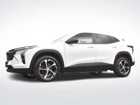 Used 2024 Chevrolet Trax RS FWD image 27