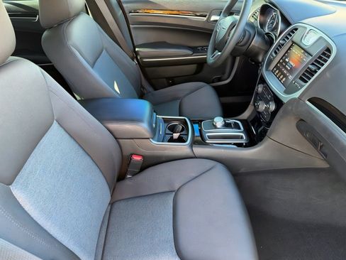 Used 2023 Chrysler 300 Touring w/ Sport Appearance Package image 11