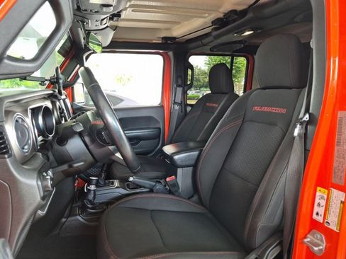Used 2018 Jeep Wrangler Unlimited Rubicon AWD/4WD image 14