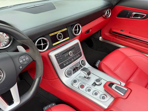 Used 2012 Mercedes-Benz SLS AMG Roadster image 41