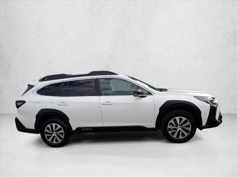 Used 2024 Subaru Outback Premium AWD/4WD image 5