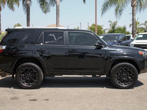 Used 2018 Toyota 4Runner SR5 Premium image 11