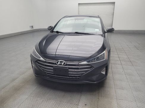 Used 2020 Hyundai Elantra SE FWD image 15