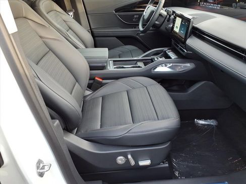 New 2026 Lincoln Nautilus Reserve image 8