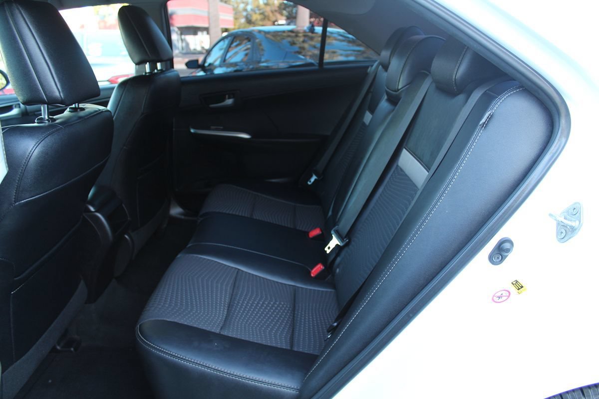 Used 2014 Toyota Camry SE FWD image 22