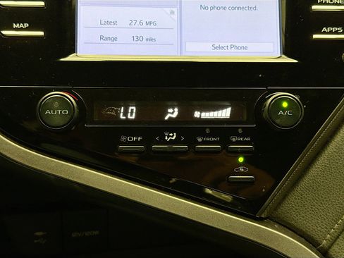 Used 2019 Toyota Camry SE w/ Protection Package (Q2) image 10