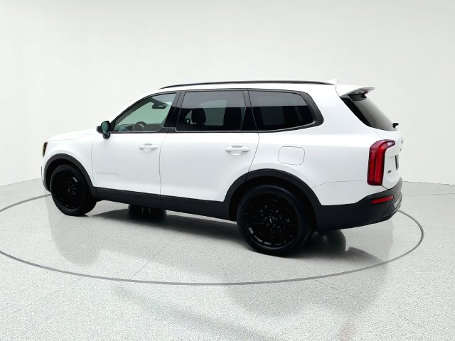 Certified 2022 Kia Telluride SX w/ Nightfall Edition Package AWD/4WD image 3