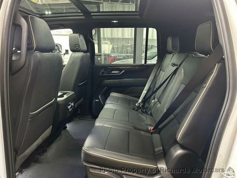 Used 2025 GMC Yukon XL Elevation image 22