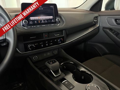 Used 2023 Nissan Rogue S AWD/4WD image 34