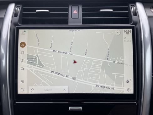 Certified 2024 Land Rover Discovery Dynamic SE image 27