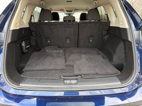 Used 2025 Nissan Rogue SV image 37