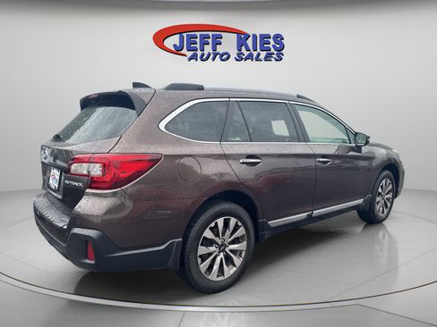 Used 2019 Subaru Outback 2.5i Touring AWD/4WD image 5