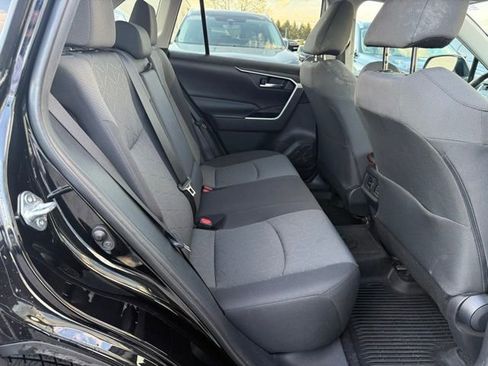 Used 2021 Toyota RAV4 XLE w/ Convenience Package image 24