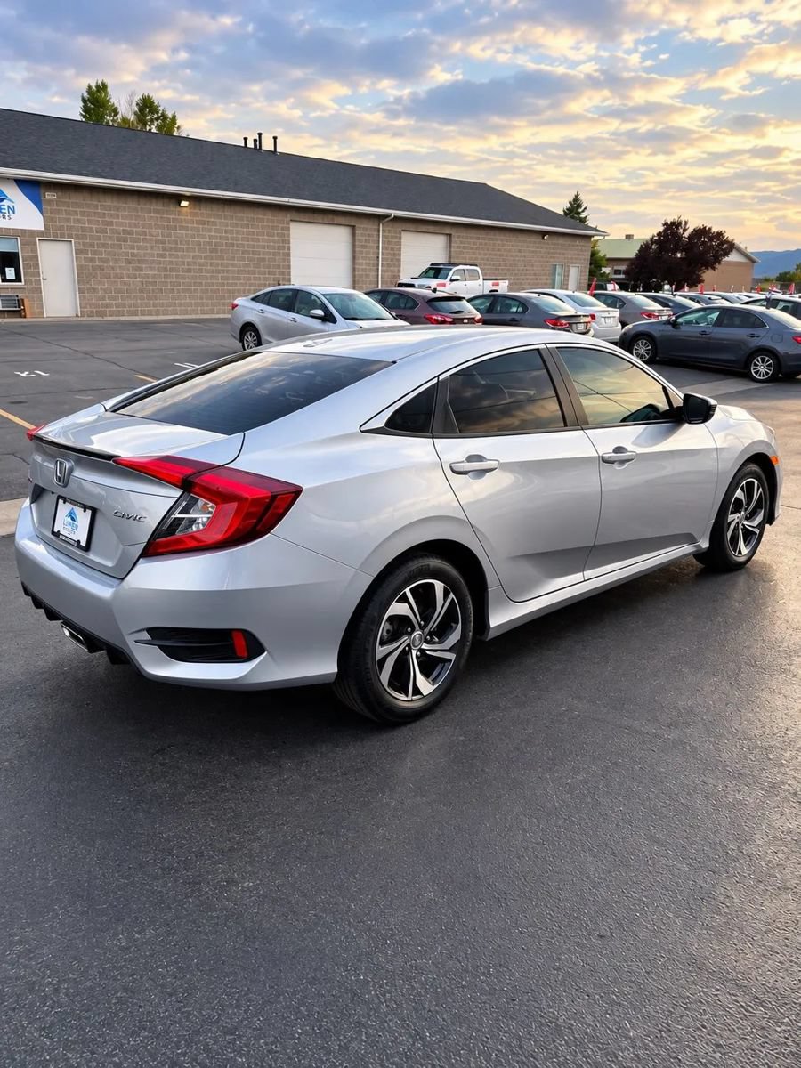 Used 2020 Honda Civic Sport image 5