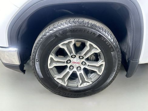 Used 2025 GMC Sierra 1500 SLT AWD/4WD image 8