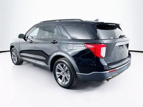 Certified 2022 Ford Explorer XLT w/ Equipment Group 202A image 4
