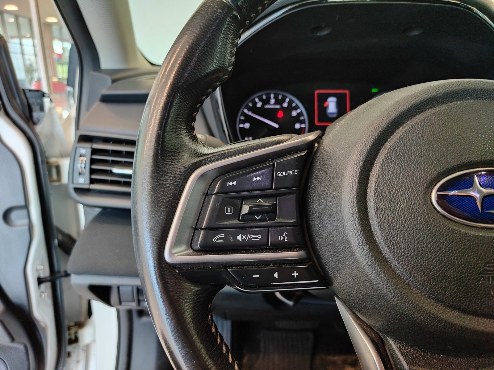 Used 2024 Subaru Outback Premium AWD/4WD image 9