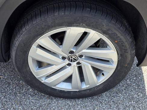 Used 2023 Volkswagen Atlas Cross Sport SE FWD image 34