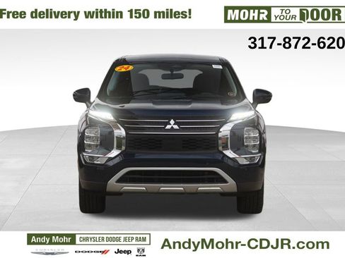 Used 2024 Mitsubishi Outlander SE Black Edition image 2