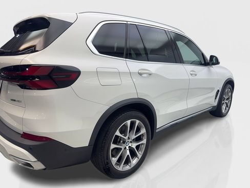 Used 2024 BMW X5 xDrive40i w/ Parking Assistance Package AWD/4WD image 13