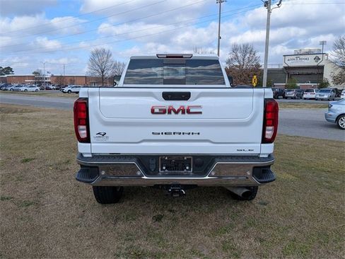 Used 2022 GMC Sierra 2500 SLE w/ SLE Value Package; image 4