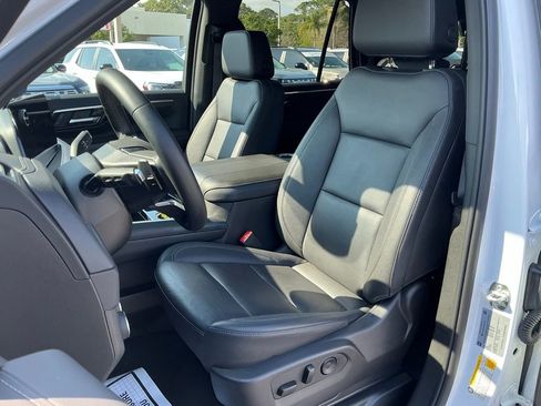 Used 2025 Chevrolet Tahoe LT image 33