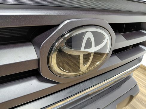 Used 2021 Toyota Tacoma SR5 image 11