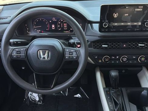Certified 2023 Honda Accord EX image 18