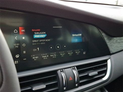 Used 2020 Alfa Romeo Giulia Base w/ Nero Edizione image 18