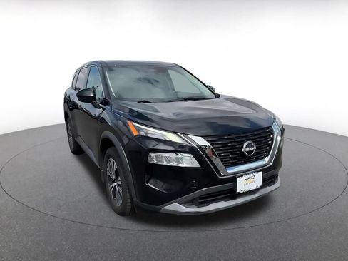 Used 2022 Nissan Rogue SV FWD image 3