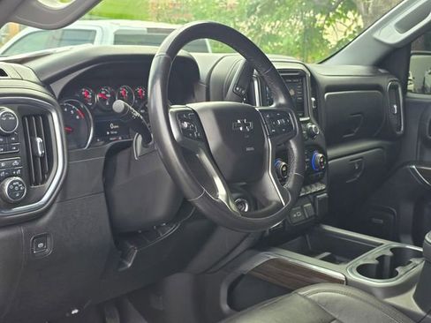 Used 2020 Chevrolet Silverado 1500 LT Trail Boss AWD/4WD image 9