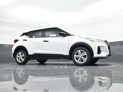 Certified 2025 Nissan Kicks Play S FWD image 33