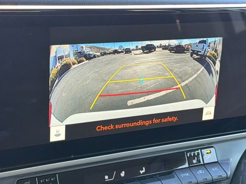 Used 2025 Toyota Camry XLE image 16