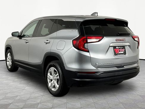 Used 2024 GMC Terrain SLE FWD image 4