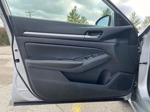 Used 2022 Nissan Altima 2.5 SV image 13