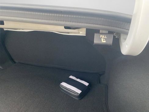 New 2025 Hyundai Elantra SEL image 38