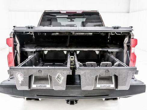 Used 2019 Chevrolet Silverado 1500 LT Trail Boss w/ Convenience Package AWD/4WD image 38