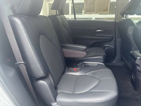 Used 2025 Toyota Grand Highlander FWD image 41