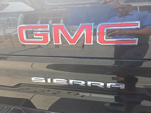 Used 2023 GMC Sierra 1500 SLT AWD/4WD image 11