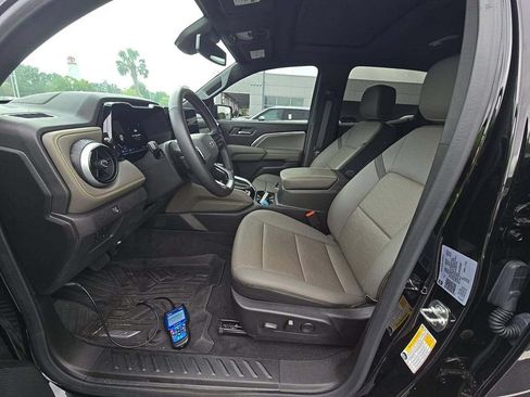 Used 2024 Chevrolet Colorado ZR2 w/ ZR2 Convenience Package III AWD/4WD image 5