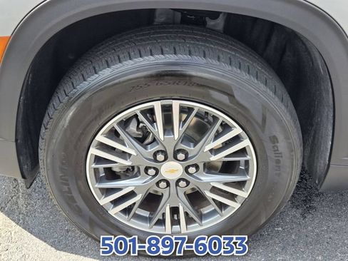 Used 2024 Chevrolet Traverse LT FWD image 17