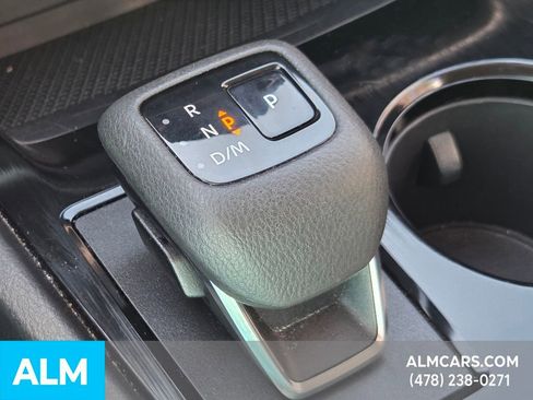 Used 2023 Nissan Rogue S image 31