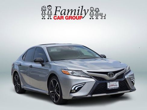 Used 2020 Toyota Camry XSE FWD image 2