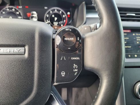 Used 2020 Land Rover Discovery Landmark image 23