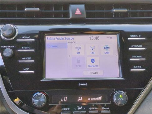 Used 2020 Toyota Camry SE image 17