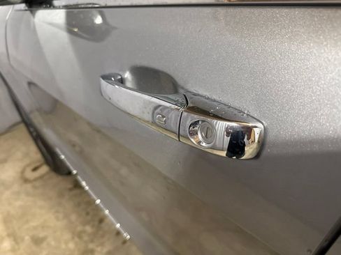 Used 2019 Jeep Grand Cherokee Limited AWD/4WD image 11