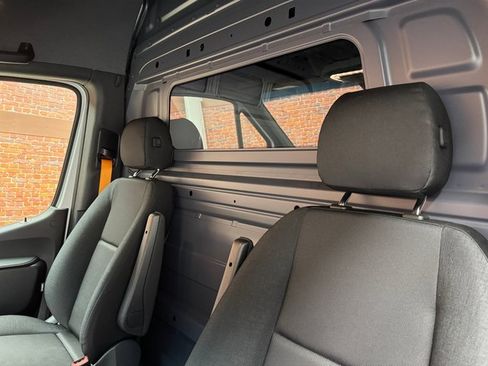 Used 2024 Mercedes-Benz Sprinter 2500 image 21